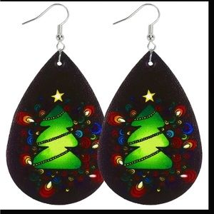 🎄✨ Christmas Tree Teardrop Festive Earrings ✨🎄